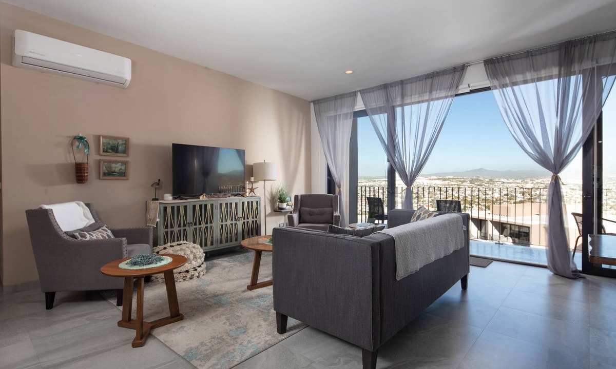 Pedregal Condo | Large Cabo Condo, Heated Pool, AC, All New Furniture, 5 Min to Marina