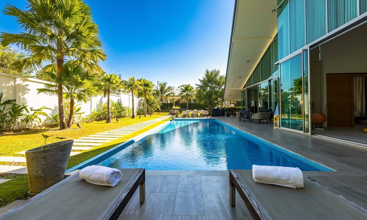 Hua Hin Villa | Large Private Pool Villa with 7 BR 7B