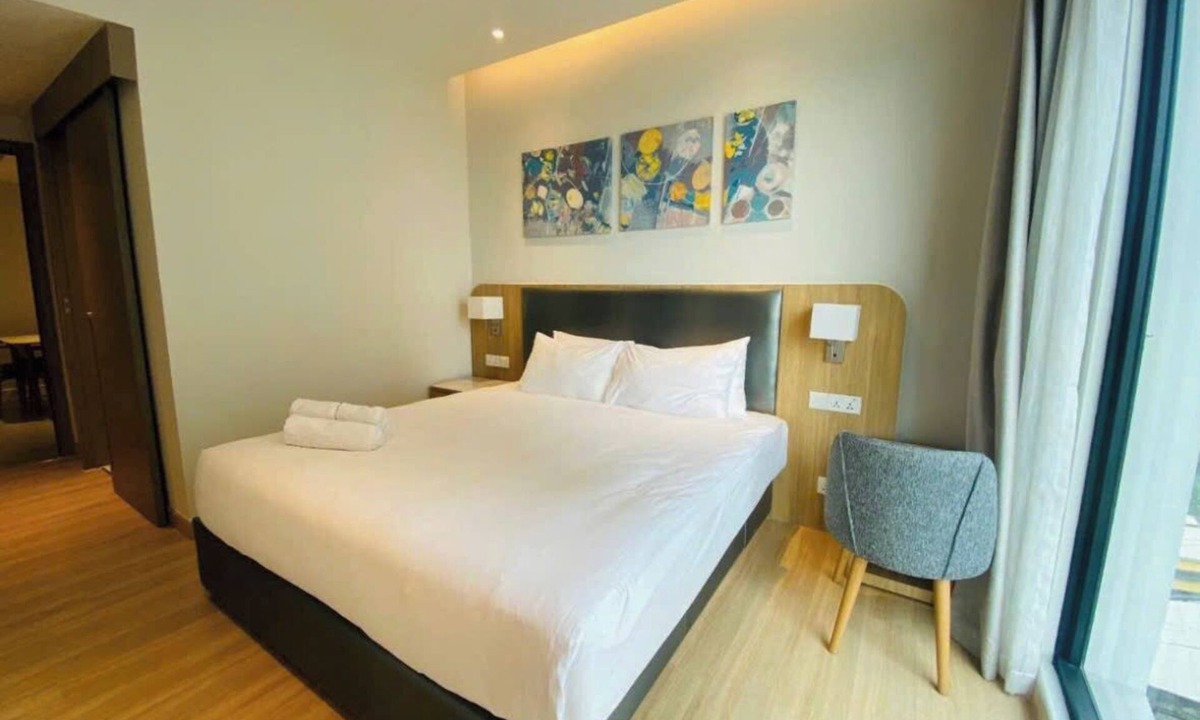 District 1 Apartment | Lavish 8-bedroom Apartment in wonderful HCMC with Pool,Gym & Bathtub ZENITY