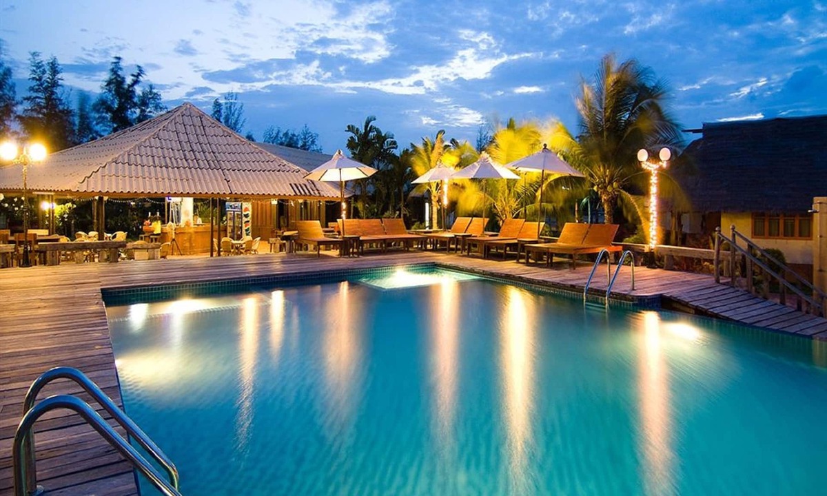 Pak Nam Pran Hotel | Lawana Escape Beach Resort