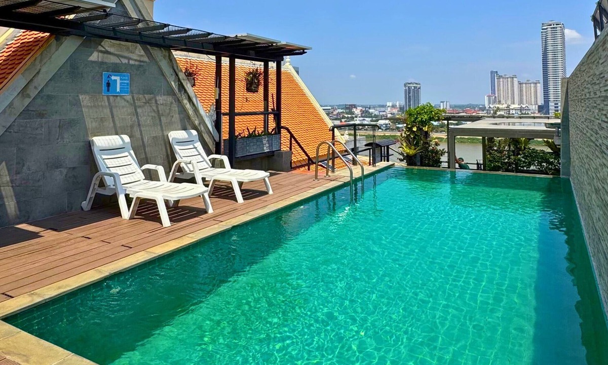 Daun Penh Hotel | LCS Hotel & Apartment