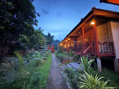 Kong Lor House | Letana Guesthouse
