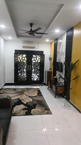 Kampung Alor Bangsa House | Lily Homestay