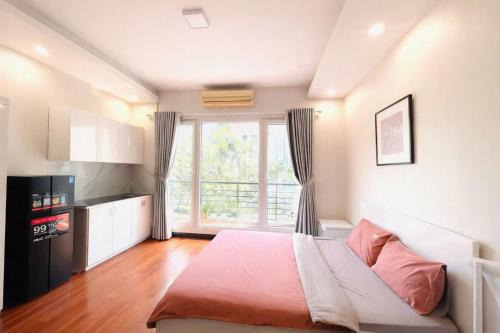 Hai Ba Trung Apartment | Little Hanoi Green Balcony Studio