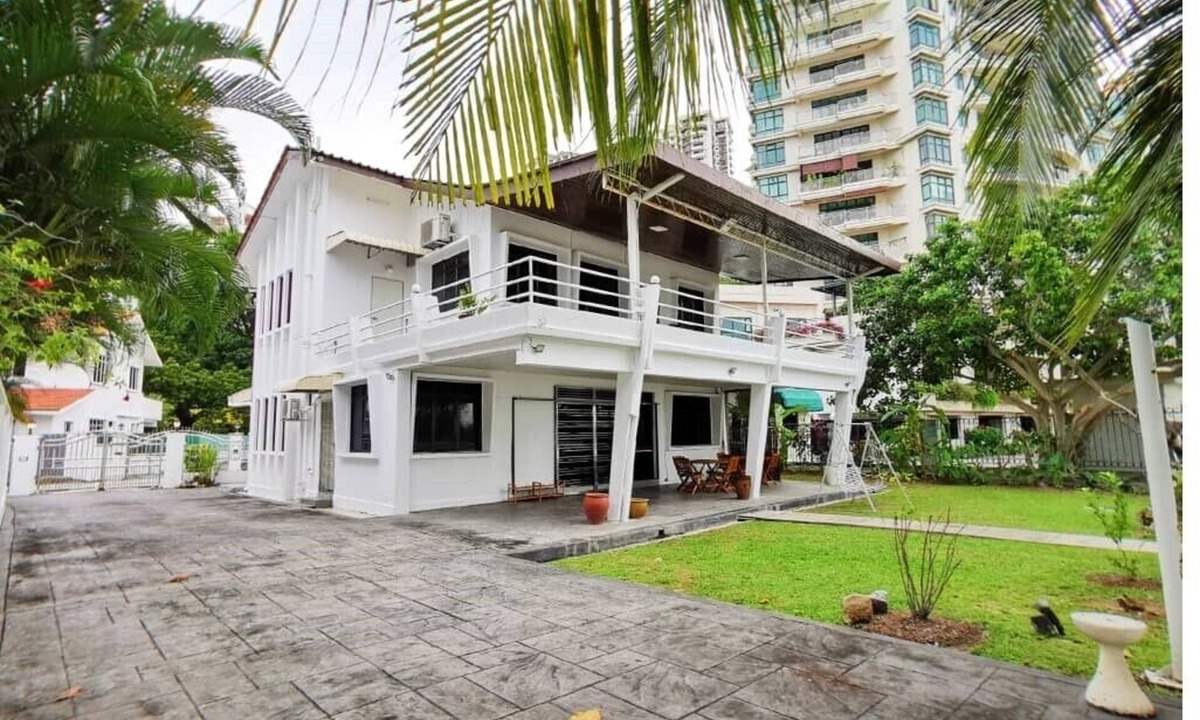 Tanjung Tokong Villa | Little Heaven by Sky Hive, a beach front villa