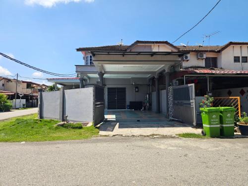 Temerloh House | Little Medina Homestay