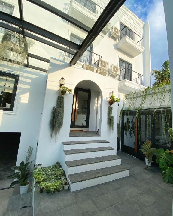 Tanjung Duren Utara House | Loewys Home Tanjung Duren Jakarta Barat
