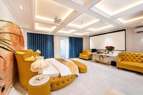 Hoc Mon Hotel | Love Luxury Hotel Bà Điểm