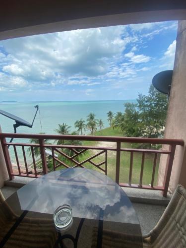 Taman Haji Zainal Apartment | Lovly Couple Sea View w Netflix
