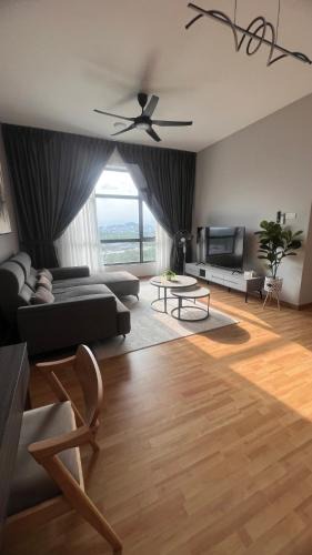 Kampung Peramu Hulu Apartment | LuxStay-Imperium Residence Sea View
