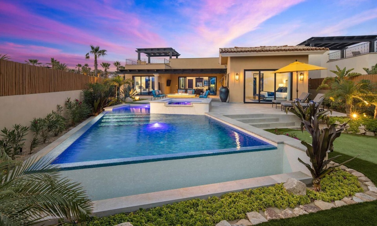 Cabo San Lucas Villa | Luxurious 4 BR Private Pool & Putting Green + Golf Cart at Diamante