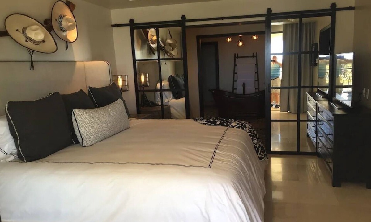 Cabo San Lucas Condo | Luxurious 5 Diamond Resort One Bedroom Rancho San Lucas Golf Access INC