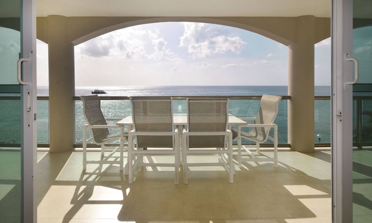 Colonia Andres Condo | Luxurious Oceanview Condo in Cozumel