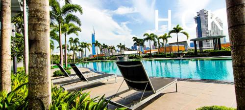 Kuala Lumpur Apartment | Luxury Balcony at Trion KL by HCK