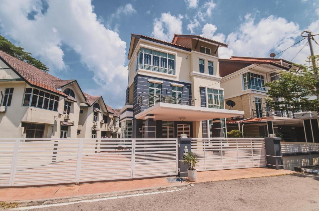 Tanjung Bungah House | Luxury Bungalow BBQ 25Pax 豪华舒适洋房 GeorgeTown 5500sf