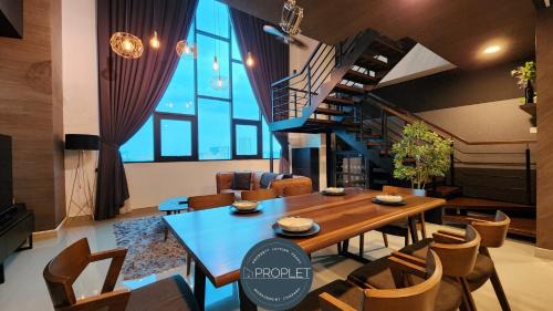 Kampung Selayang Pandang Apartment | Luxury Duplex Suite 4 pax Netflix Wifi Selayang KL