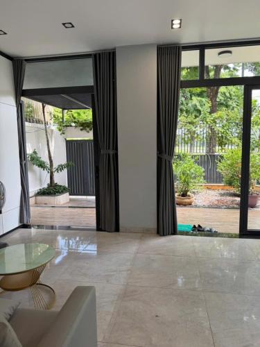 Truong Thanh Villa | Luxury Entire House - 5BR - 5BA-Elevator , Sauna