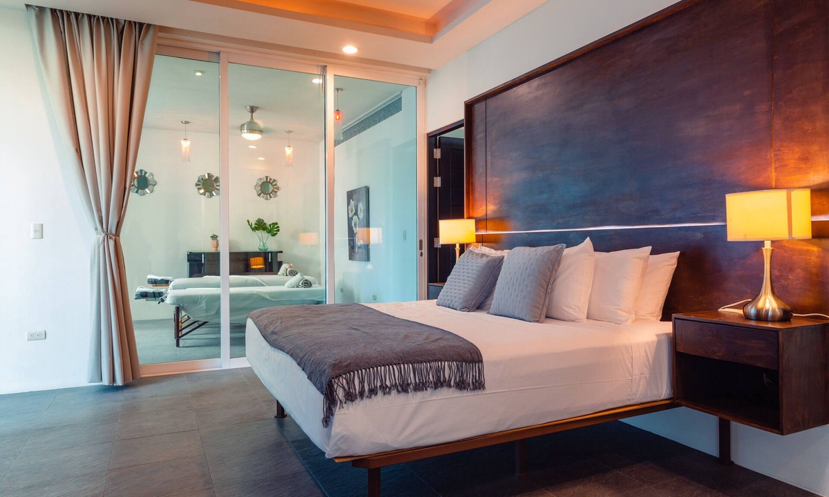 Colonia Andres Villa | Luxury Villa w/Pool and spacious garden 5bedroom for 10 !