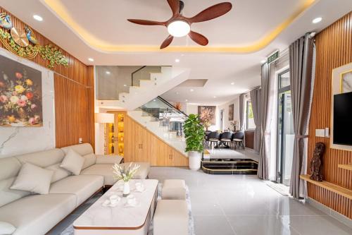 Son Tra Villa | Ly Flower Villa 7BR Luxury Villa with Private Pool & Jacuzzi