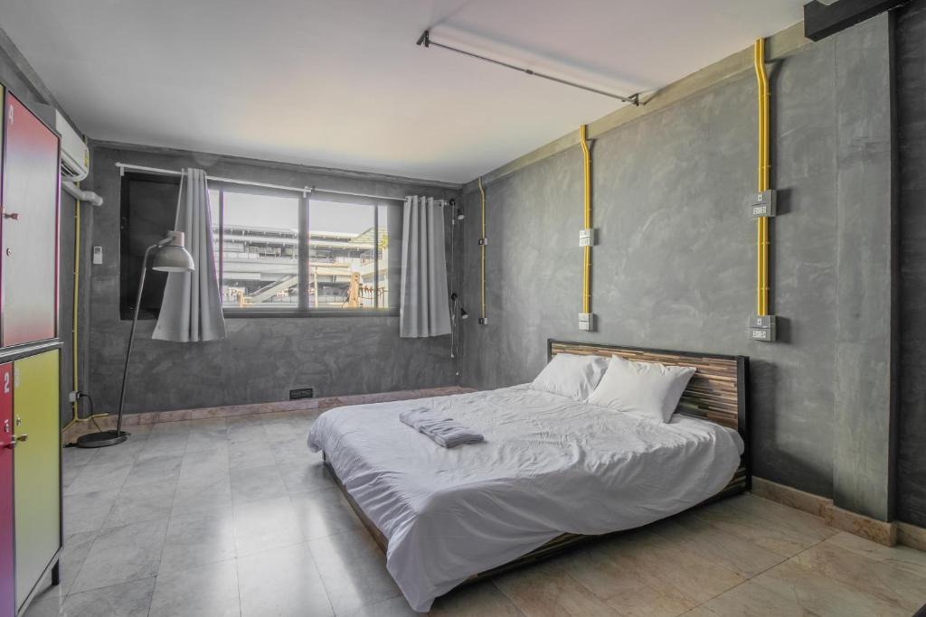 Khlong San Hostel | M Gray Hostel
