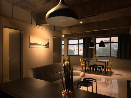 Taman Jubilee Hotel | M2 Living Townhouse in Ipoh