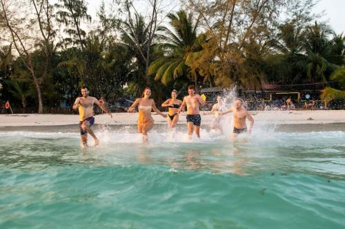 Koh Rong Hostel | Mad Monkey Koh Rong