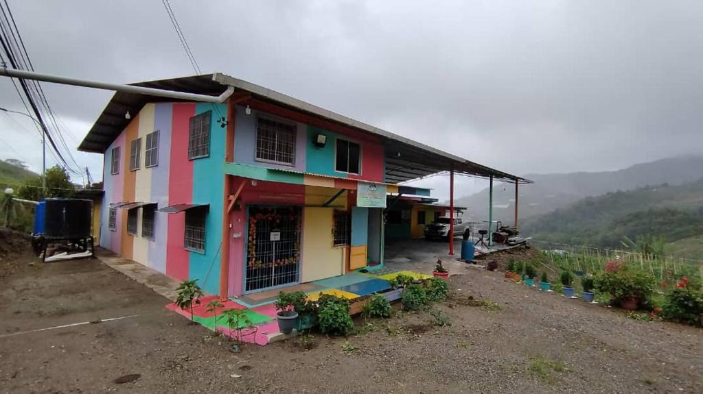 Kundasang House | MAK Homestay UPSTAIRS with 5 Bedrooms