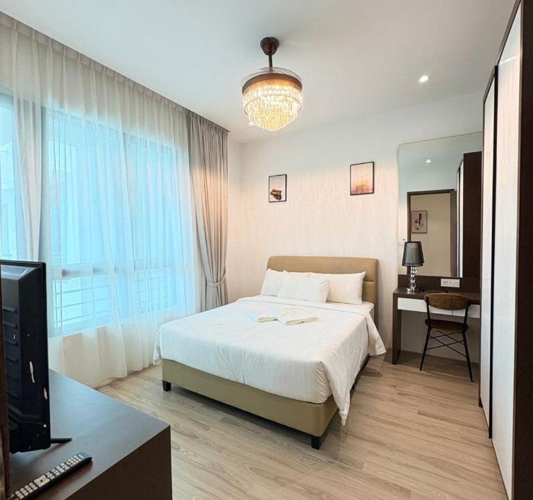 Bandar Baru Permas Jaya Apartment | Marina View Resort - Standard Room