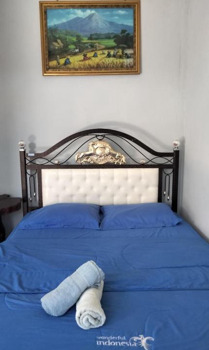 Bajawa House | Marselino Bacpacker's Room