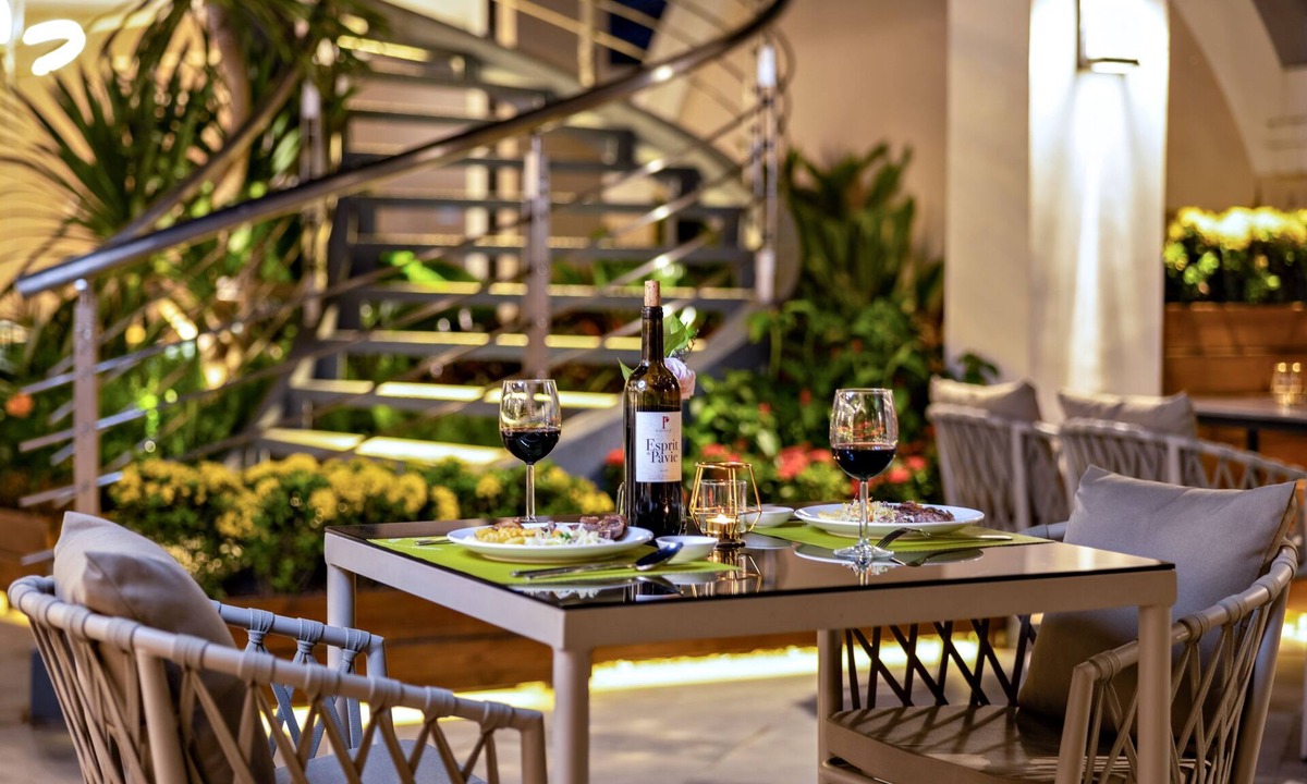 Prampir Makara Hotel | Maxx Phnom Penh Downtown (By H World)
