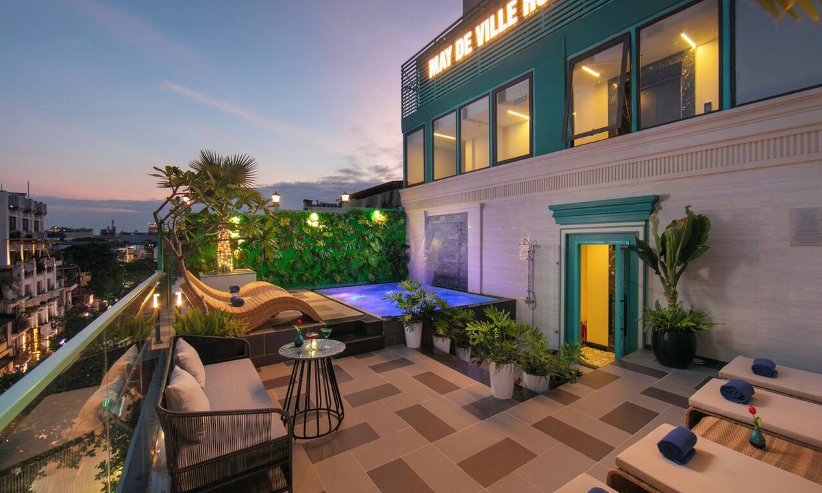 Hang Buom Hotel | May De Ville Lumiere Hotel
