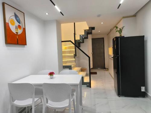 Lintas Plaza Apartment | Maya Lee House