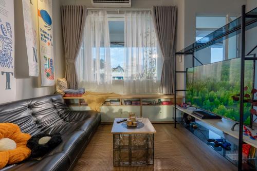 District 4 Apartment | Mekong Lounge city center with Arcade Game