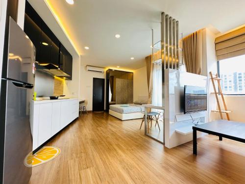 Seri Kembangan House | Menara Simfoni - Symphony Tower Studio Entire Suite by JORVUS