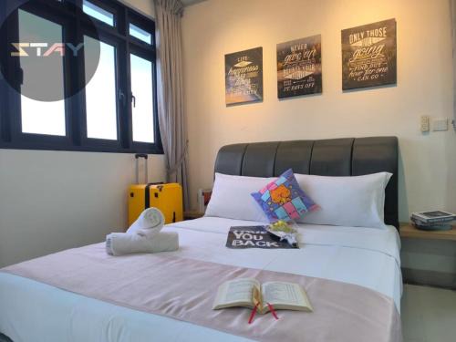 Medini Apartment | Meridin Sovo Couple Sunset Studio Netflix BySTAY