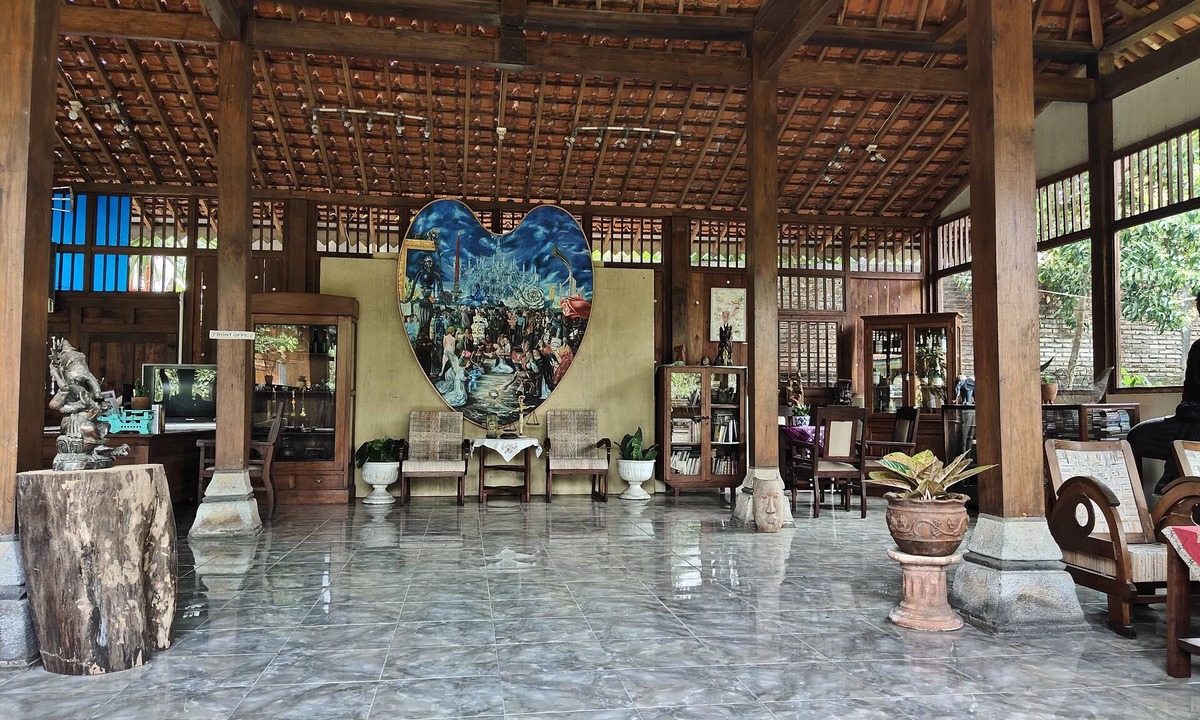 Mendut House | Mettaloka Guest House and Art Space