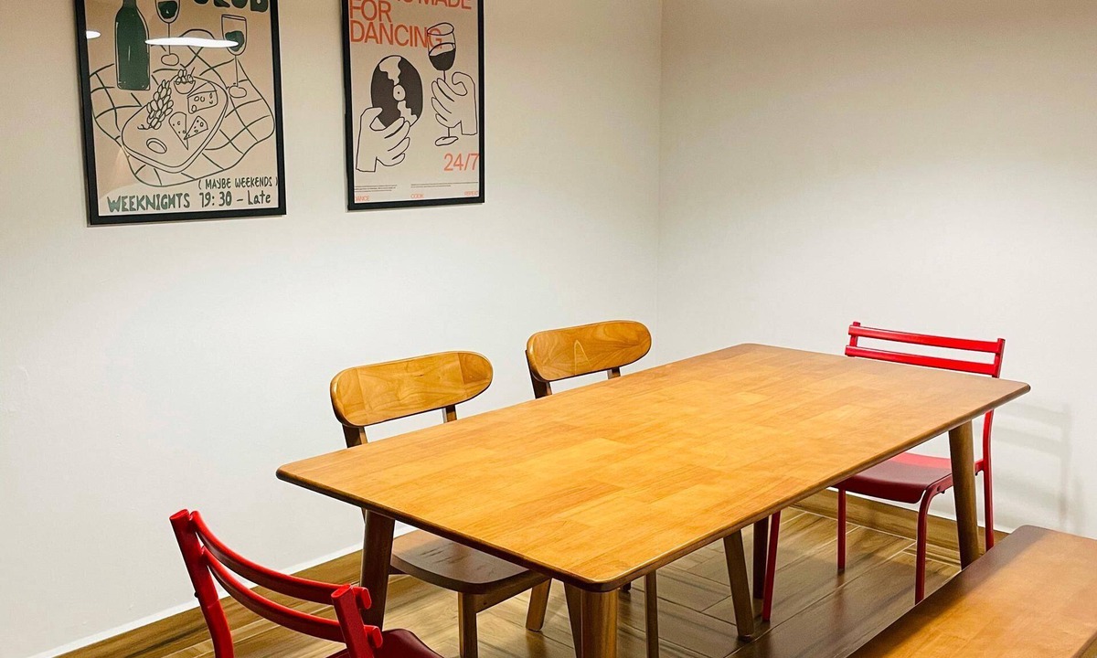 Taman Abad House | Minimalistic Home | 5 Min Walk to KSL | 4-8 guests