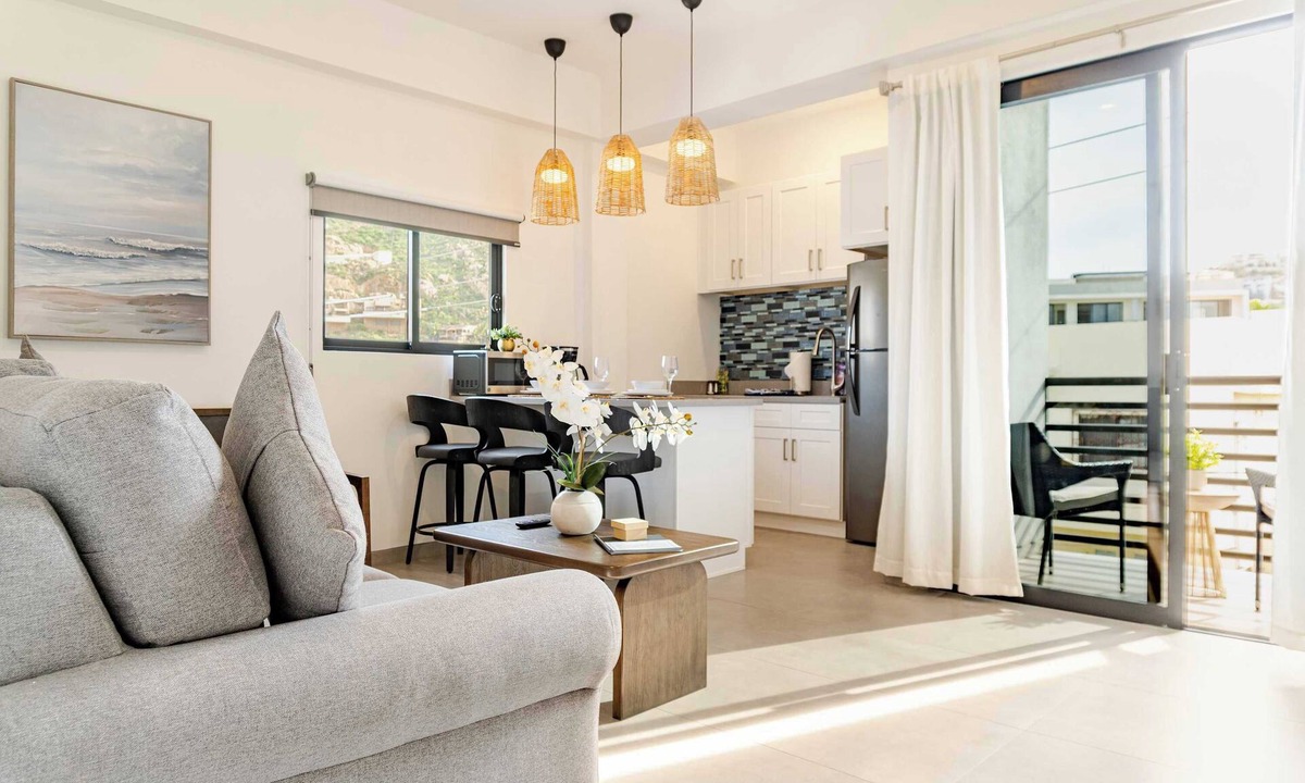 Centro Apartment | Modern Condo in Vista Pedregal | Walk to Marina & Downtown Cabo