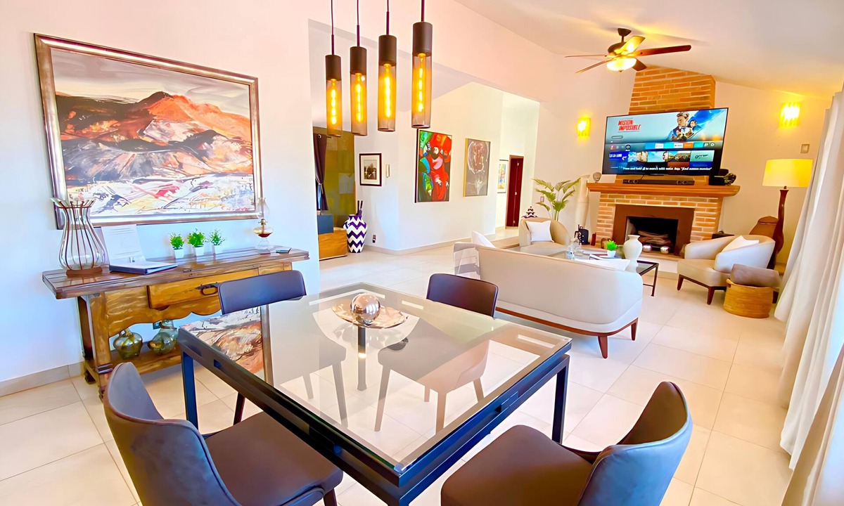 San Antonio Tlayacapan House | Modern Ajijic 2 Bed Home-Fantastic Location-Bikes-Gym-Pickleball Court-Golf Cart