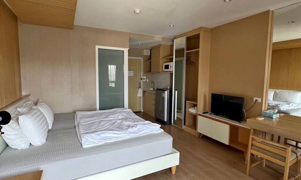 Hua Hin Apartment | Modern Studio 200m from the beach