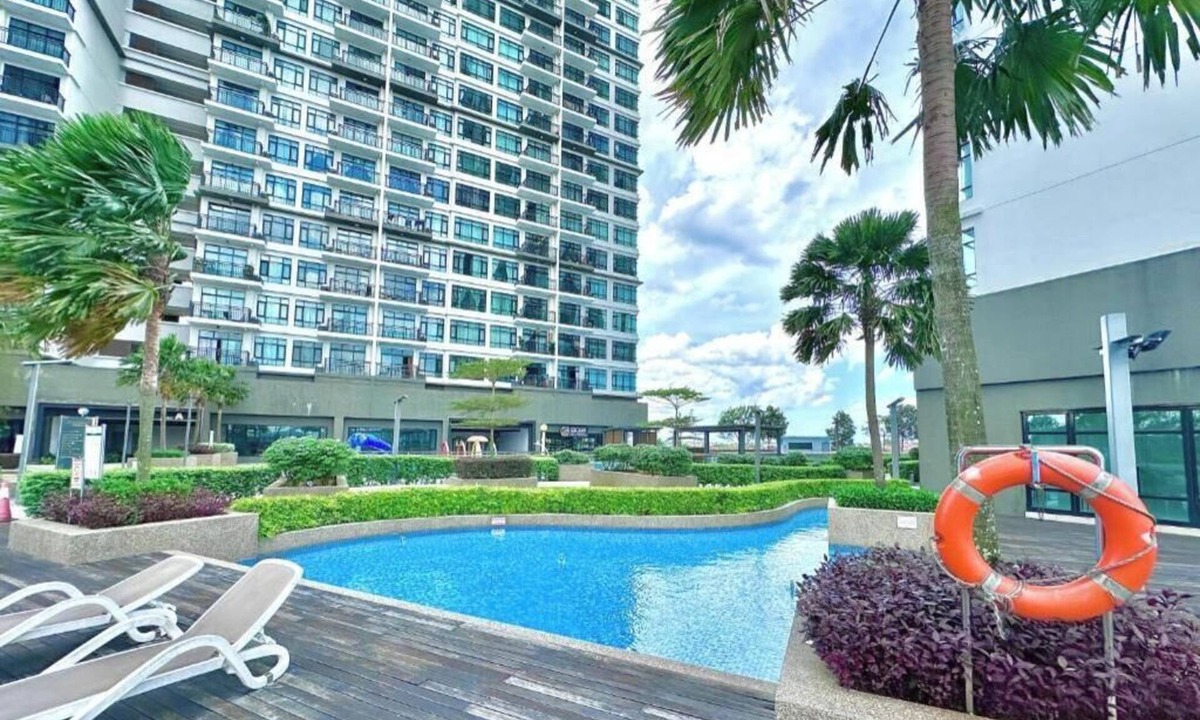 Johor Bahru Condo | Molek Regency by Stayrene