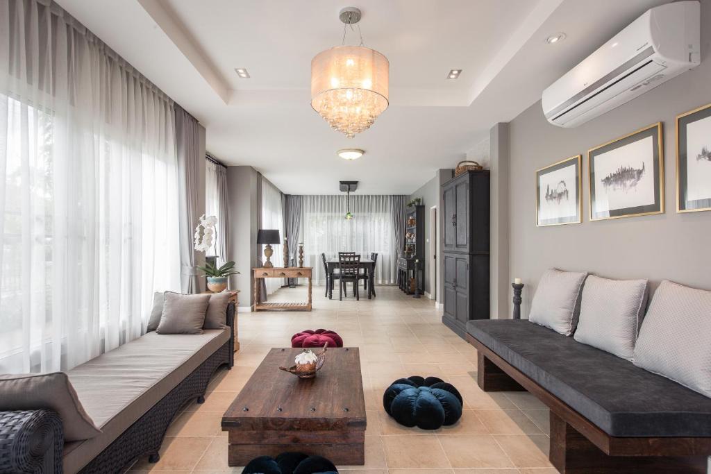 San Phranet House | Moon 11 Boutique Home