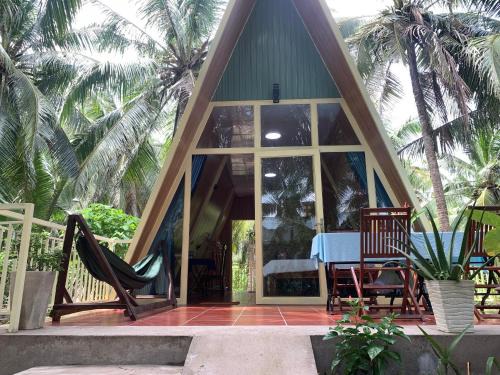 Giong Trom Bed & Breakfast | Mr Biker Ben Tre Homestay & Tours
