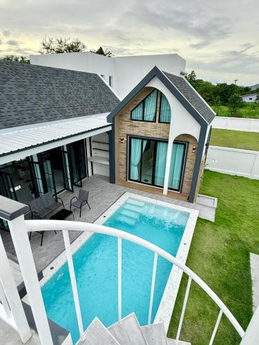Hin Lek Fai Villa | N&C Mountain Pool Villa Huahin