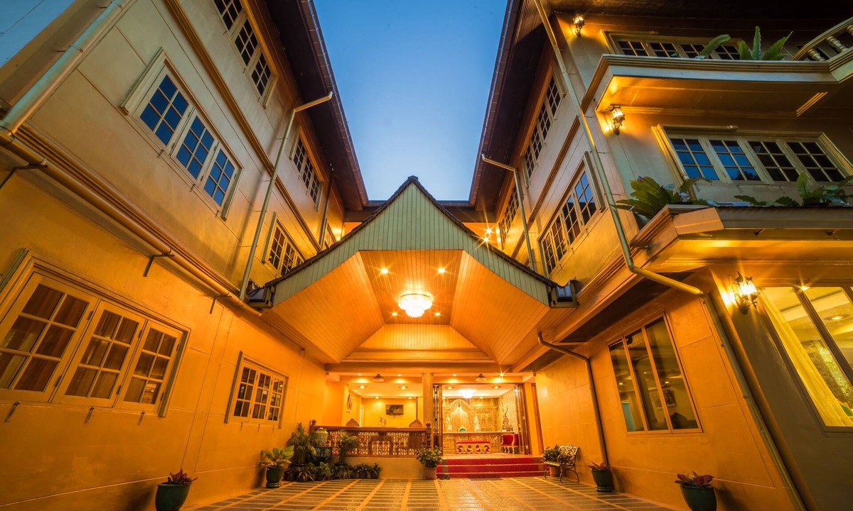 Wieng Hotel | Nakaraj Princess Chiang Rai - Walking Street