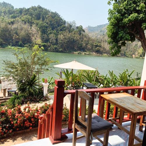 Nong Khiaw Hotel | Nam ou view villa