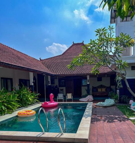Solo City Centre Villa | Ndalem Srigading Villa Solo Entire Villa