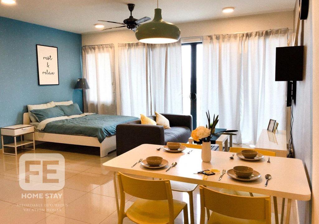 Shah Alam Apartment | Netflix WiFi Cozy Homestay Trefoil Setia Alam Shah Alam 沙亚南舒适温馨日租民宿