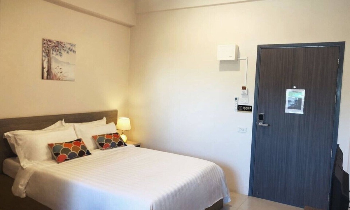 Ratchadaphisek House | New cozy apartment, 300m away from MRT Suthisan station #12