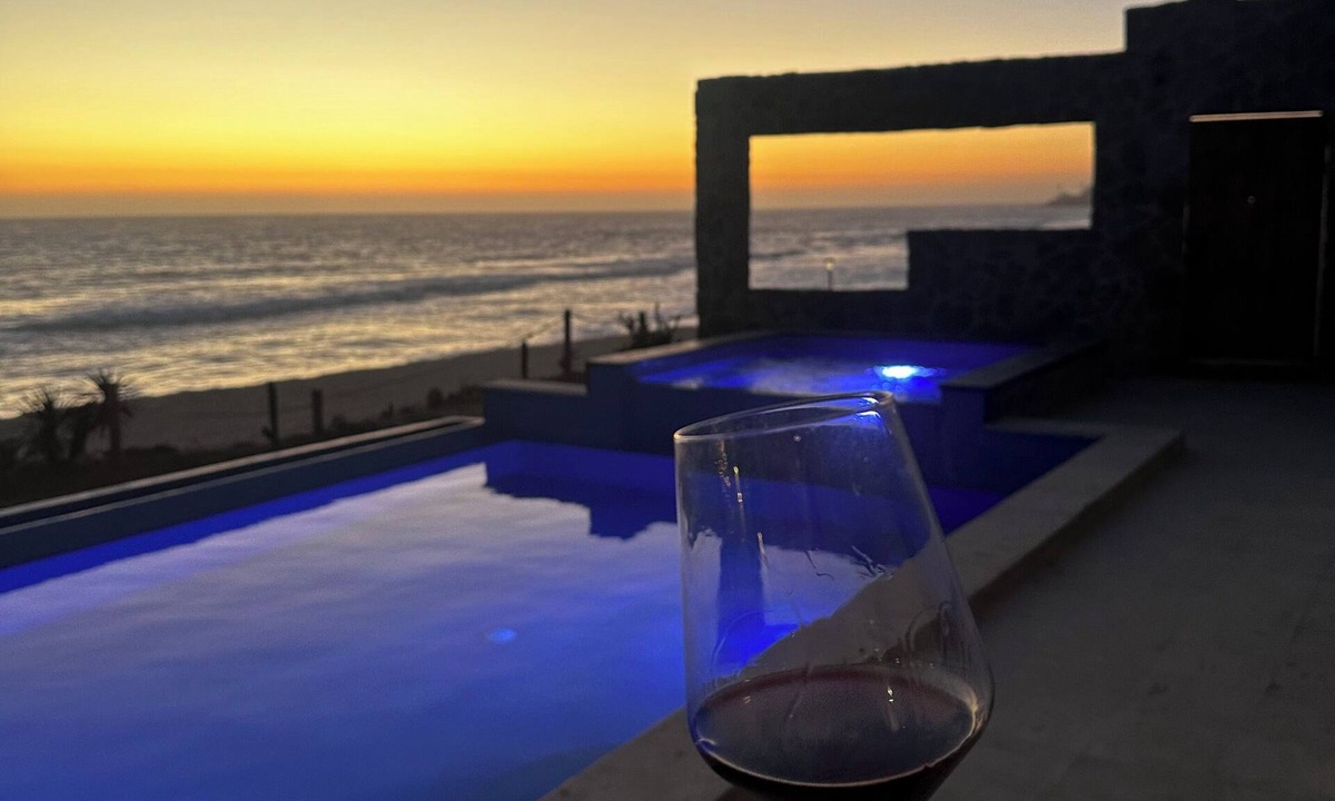 Cerritos Condo | New Oceanfront 3 Bed Condo @ Cerritos Beach near Todos Santos & surfing WIFI A/C